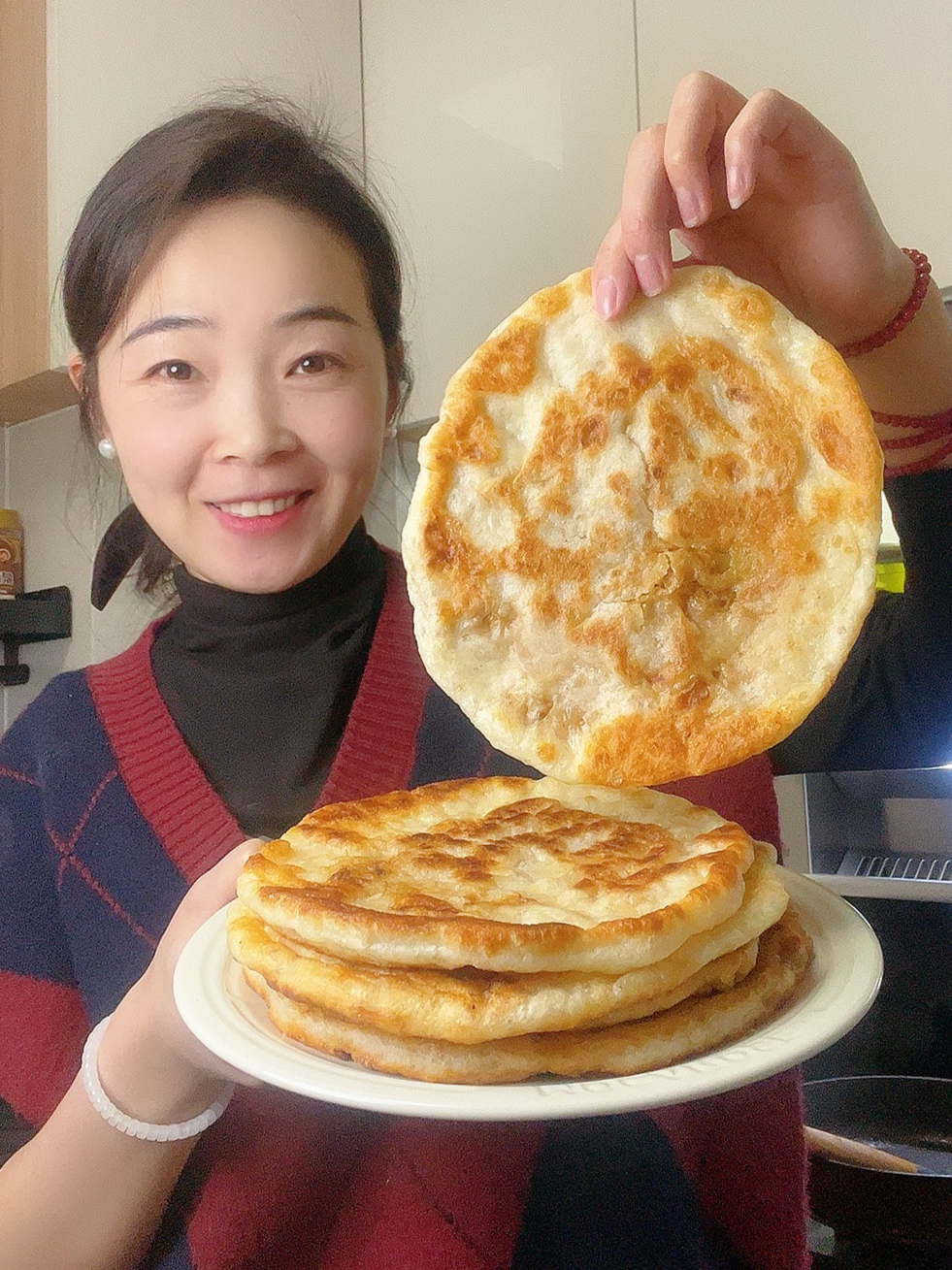 跟你们分享一个“香酥肉饼”做法,外焦里嫩,真的又简单又好吃