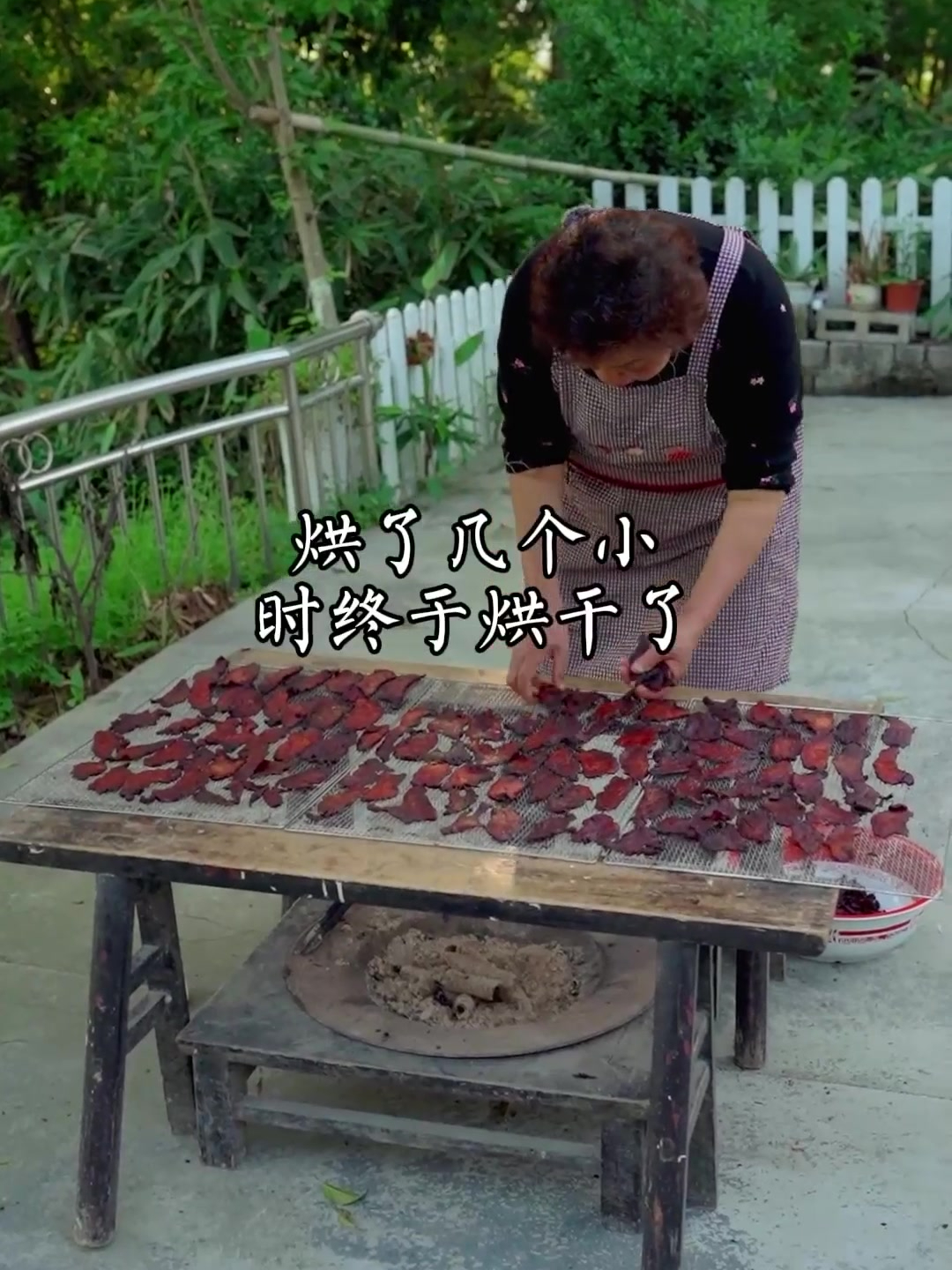 用传统手艺推出辣椒酱够辣够下饭,我们贵州每年秋天都会做