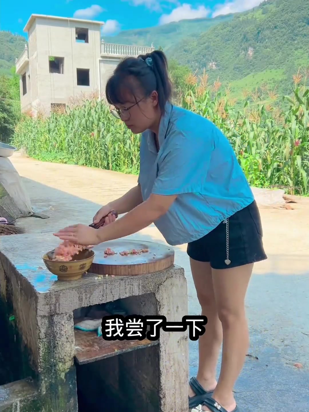 腊肉酸菜米线味道真香