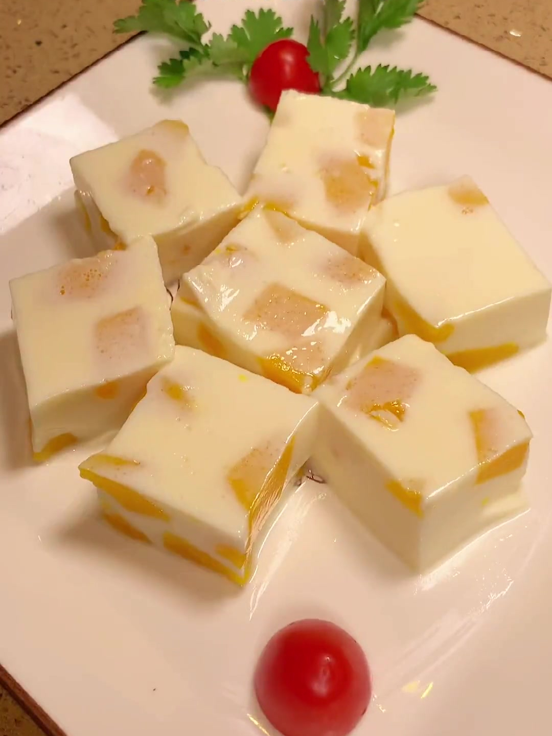 原来芒果布丁做法这么简单 闭着眼睛都能学会呢