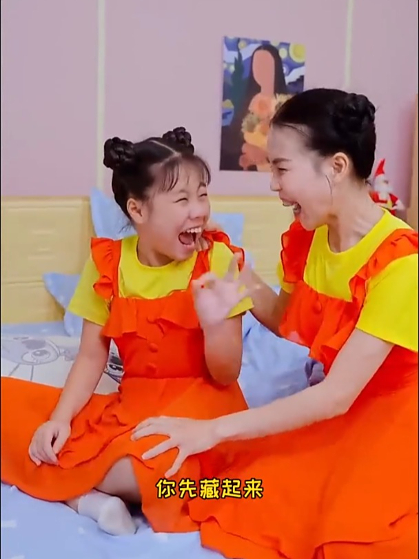 小美自己吃巧克力棒