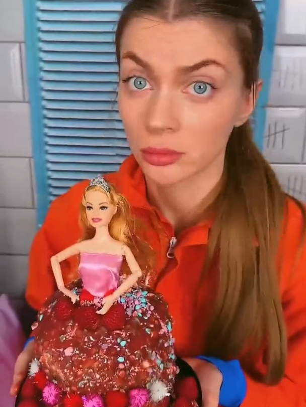 小美的芭比娃娃