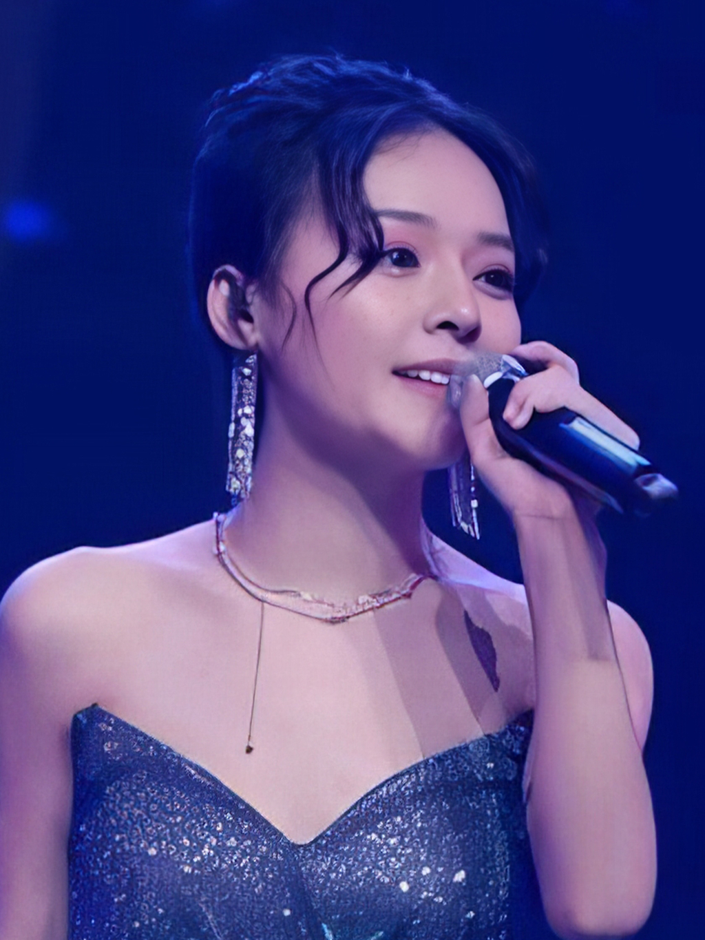 鱼闪闪《美人鱼》以绝美嗓音编织音符,唱响深海爱恋!