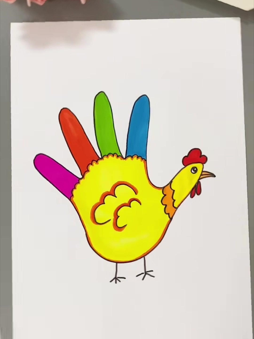 五颜六色的大公鸡