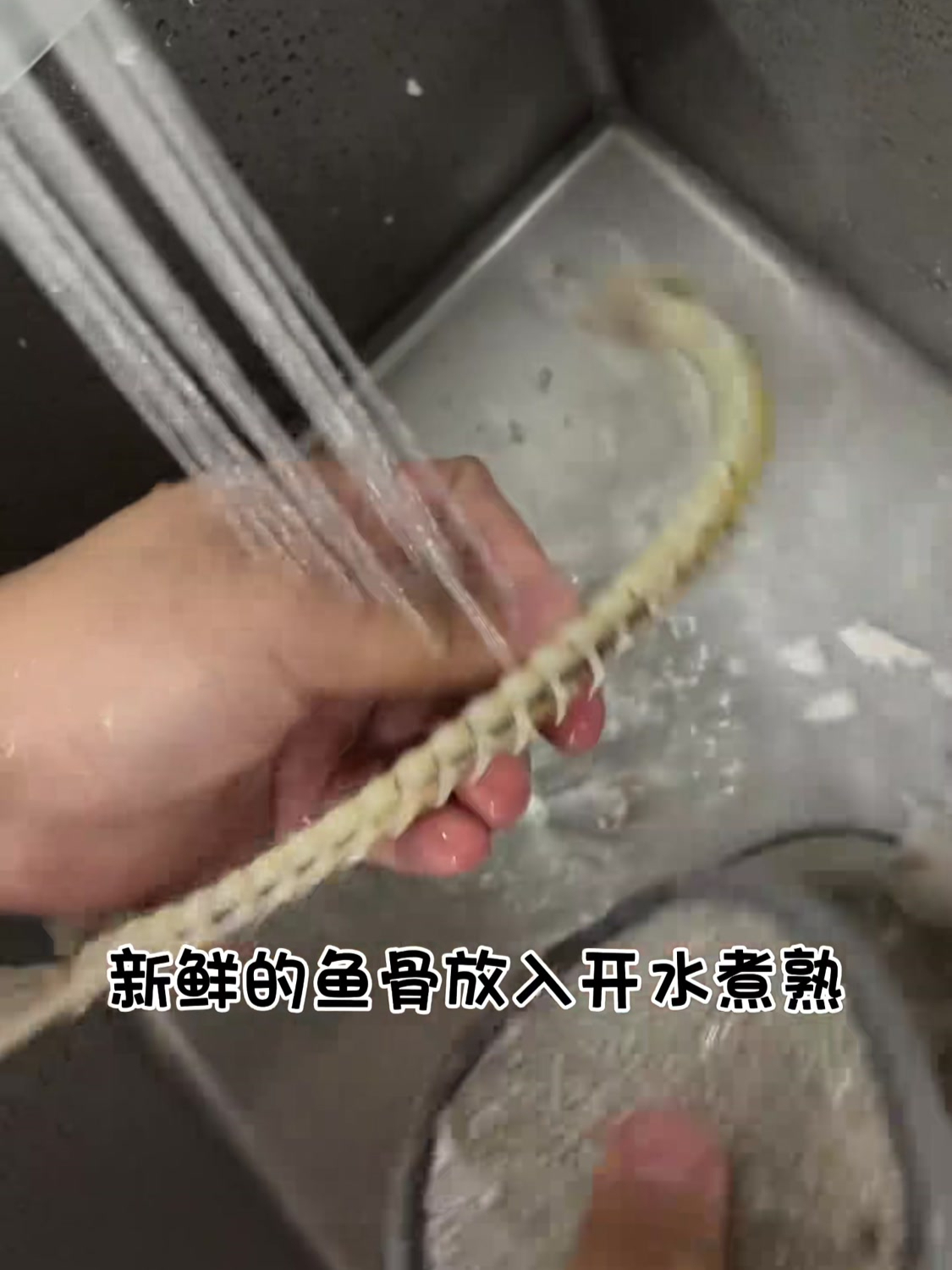 “鱼骨手链你见过吗”,鱼骨居然还能做手链