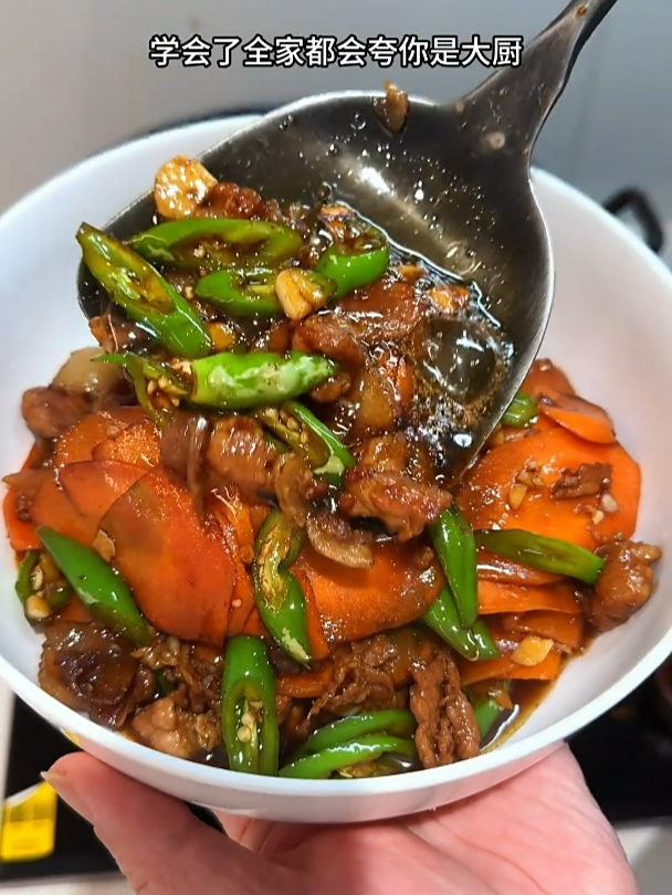 胡萝卜炒肉这样做太好吃了