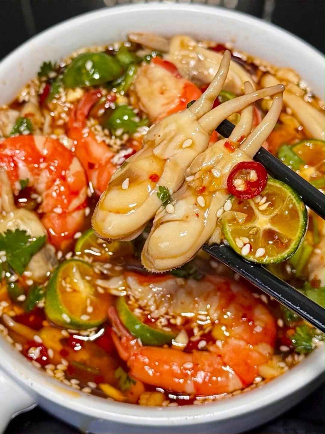 一位老渔民告诉我的,十五道海鲜做法,每一道都鲜掉眉毛