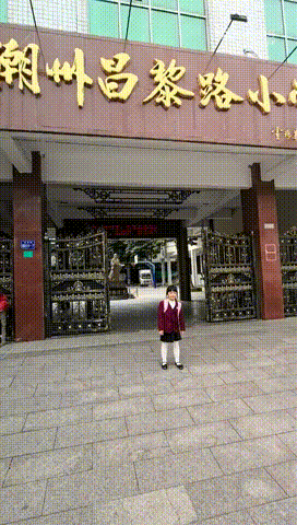 周五福利囧圖云飛系列 美女穿這么性感想去哪兒？
