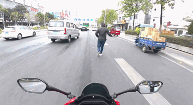 周五福利囧圖云飛系列 餐廳有美女跳舞何愁沒生意