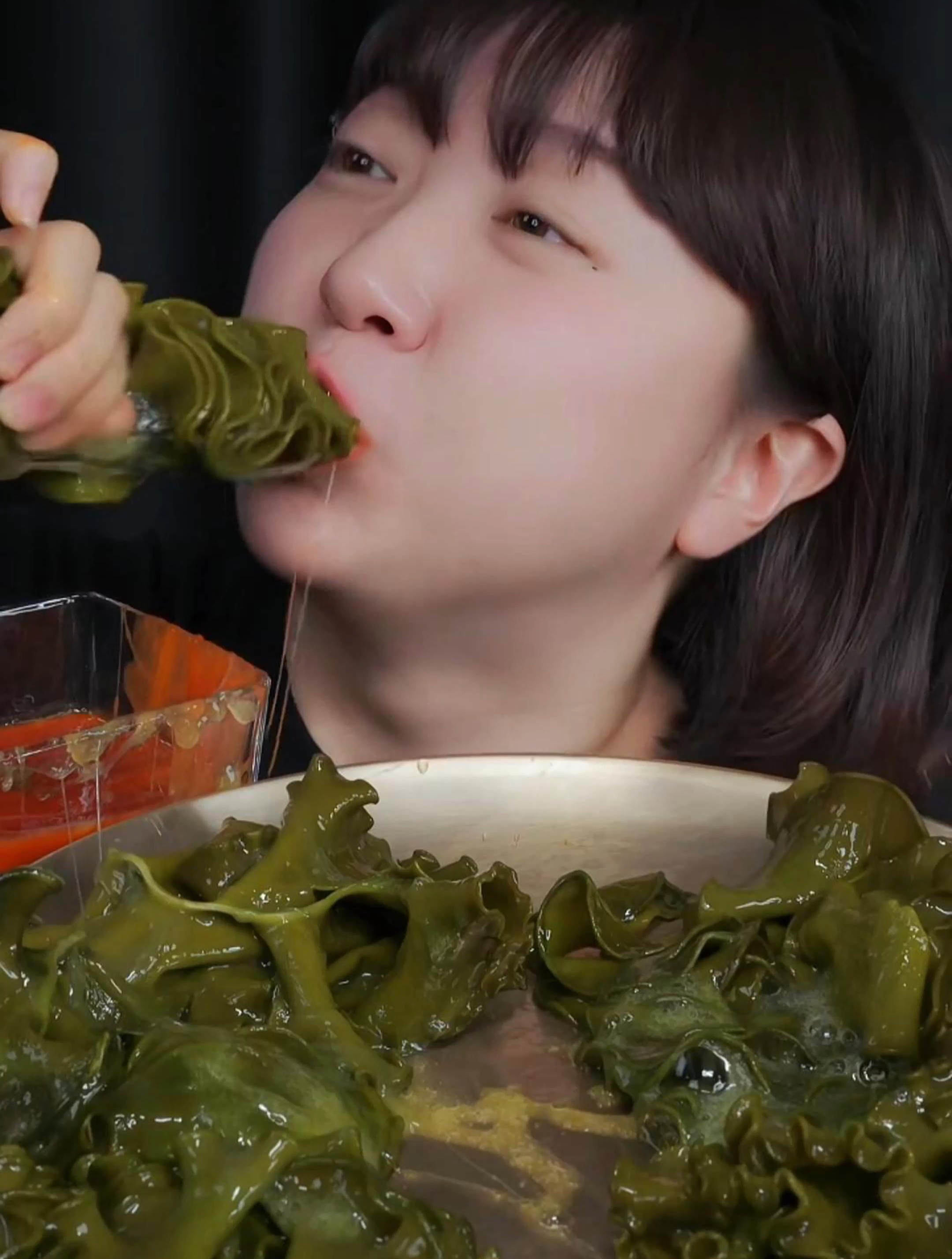 韩国人吃东西是有多疯狂,这些美食你应该不敢这么吃吧,大开眼界