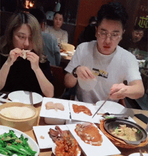 轻松一刻第1473期 美女等人也是需要耐心的