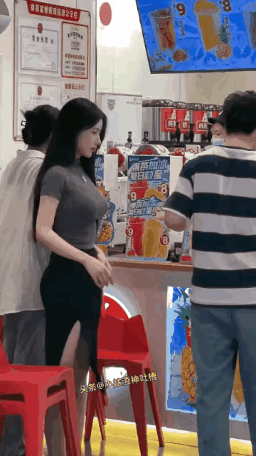 周五福利囧圖云飛系列 人長(zhǎng)得好看穿什么也好看！