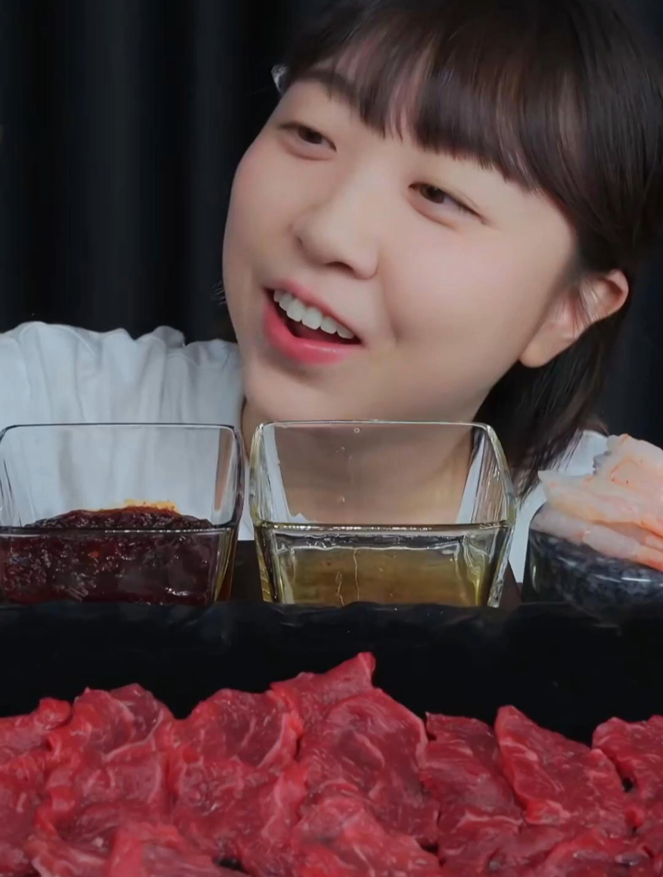 韩国人都是如何花式吃生牛肉的，真是让人感觉到很不可思议啊