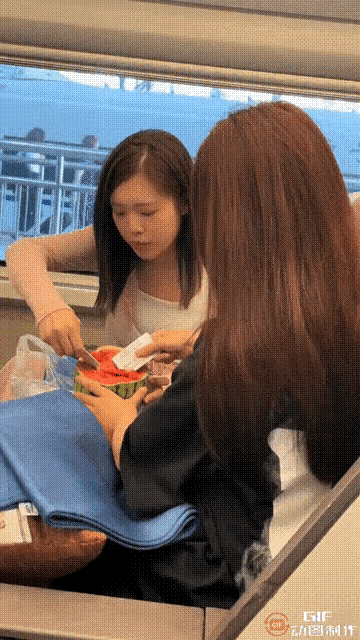 周五福利囧圖云飛系列 看到她微笑感覺空氣都變甜