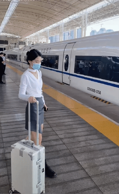 周五福利囧圖云飛系列 看到她微笑感覺空氣都變甜