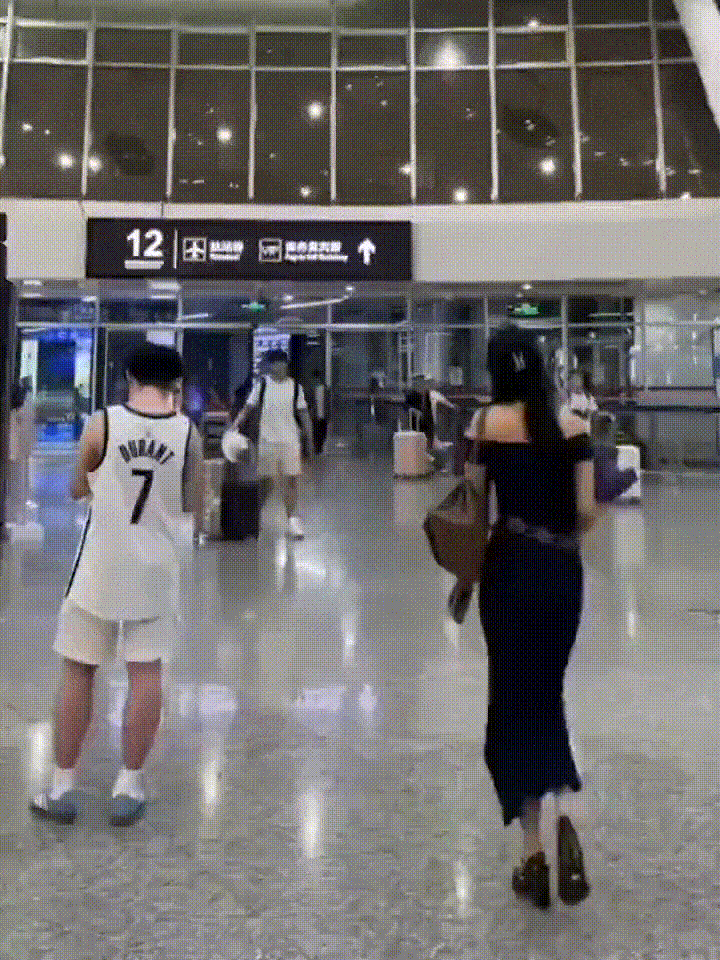 3DM輕松一刻第1489期 你知道女人是用什么做的嗎？