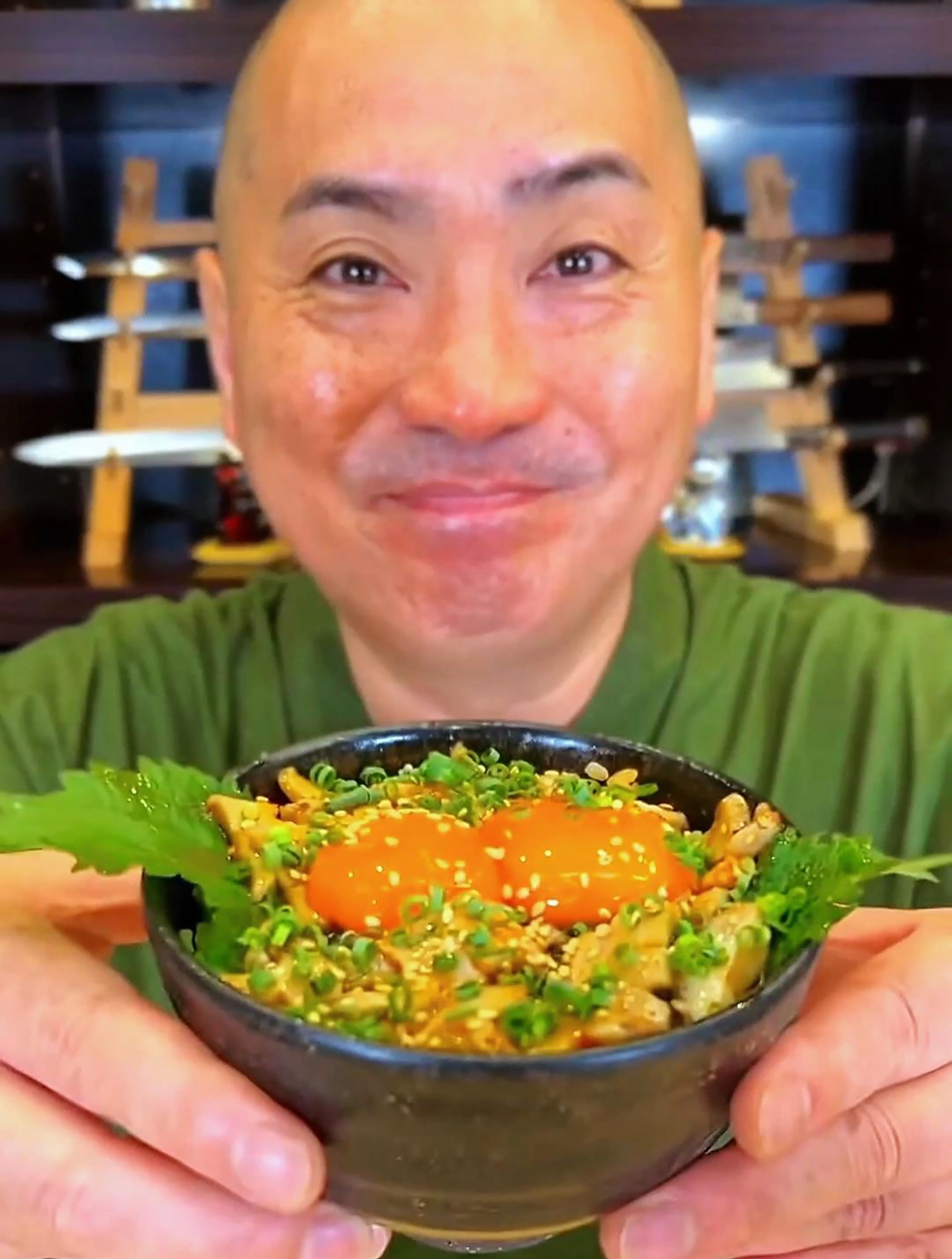 日本人都是如何吃鲍鱼的,真是让人感觉到很不可思议啊