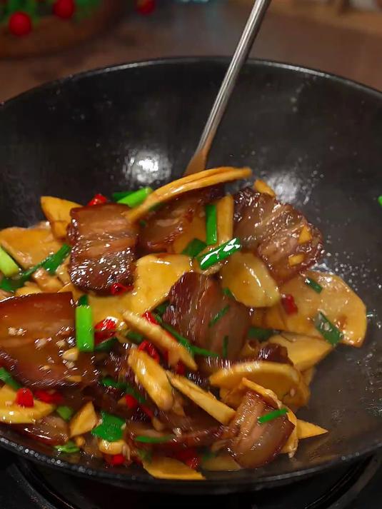 今年的冬笋大家都吃了吗，切点腊肉炒一盘腊肉炒冬笋
