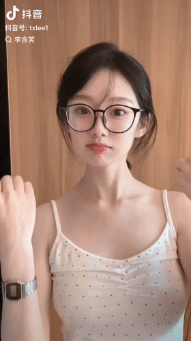 周五福利囧圖云飛系列 扎馬尾好看還是放下來(lái)好看