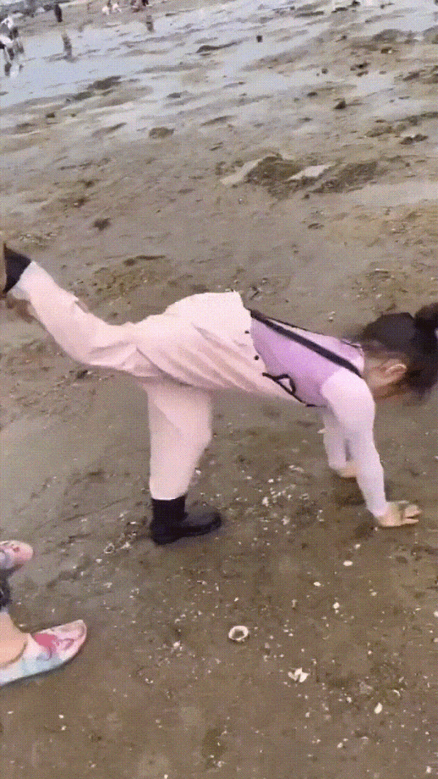 周五福利囧图云飞系列 这小鹿的曲线真是美妙啊！