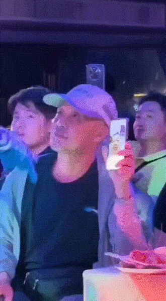 周五福利囧图云飞系列 这小鹿的曲线真是美妙啊！