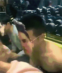 周一內(nèi)涵囧圖云飛系列 男人看美女是先天的反應(yīng)?