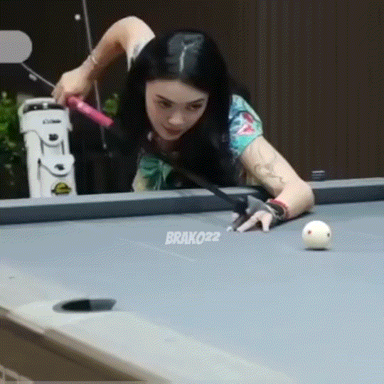 周一內(nèi)涵囧圖云飛系列 男人看美女是先天的反應(yīng)?