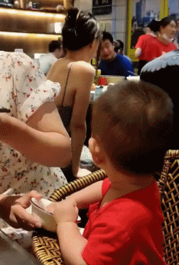 周一內(nèi)涵囧圖云飛系列 男人看美女是先天的反應(yīng)?
