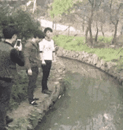 周一內(nèi)涵囧圖云飛系列 男人看美女是先天的反應(yīng)?