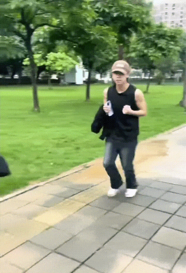 ��һ�ں���ͼ�Ʒ�ϵ�� �����л��赸������ɶ����