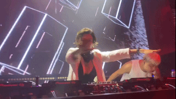 ��һ�ں���ͼ�Ʒ�ϵ�� �����л��赸������ɶ����