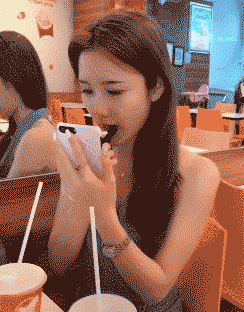 ��һ�ں���ͼ�Ʒ�ϵ�� ����Ǵ�˵�еľ�ͷ�аɣ�