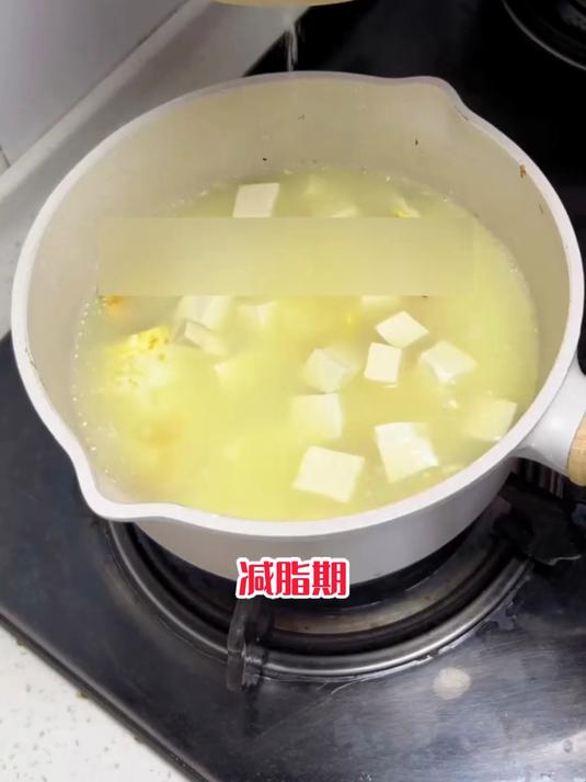 奶白鲜香减脂汤,生菜鸡蛋豆腐汤超适口