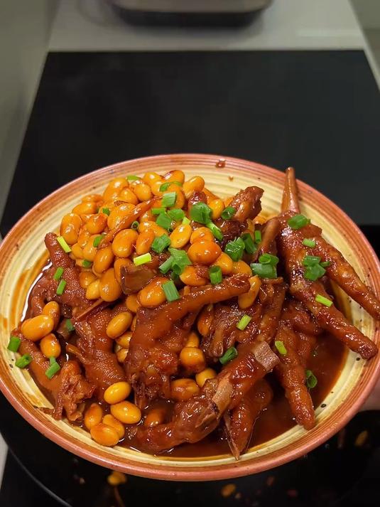鸡爪炖黄豆好吃又简单