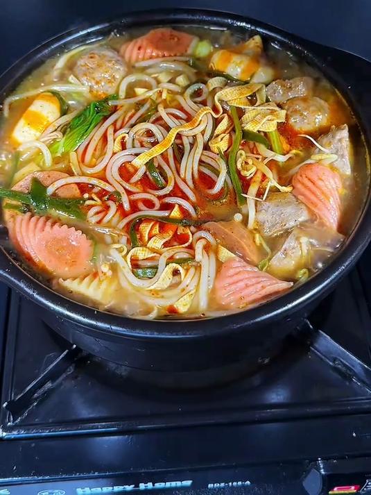 每次嘴馋了,我就做这个砂锅米线