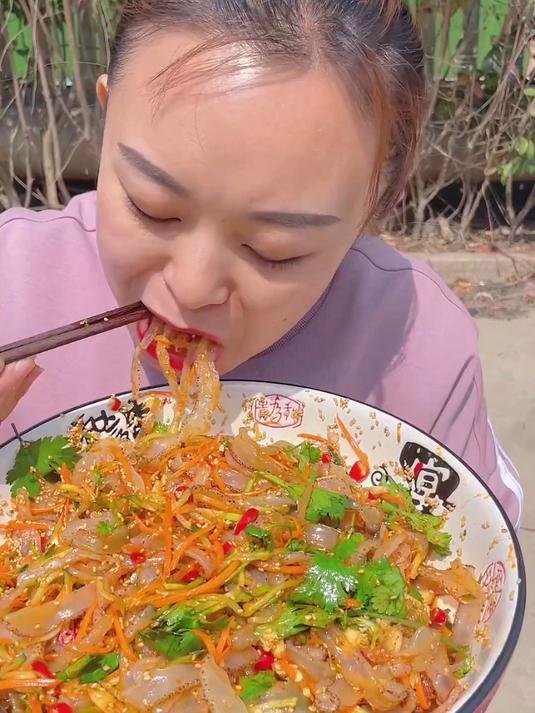 网红即食凉拌海蜇丝爽脆可口下酒好菜