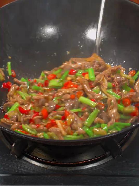 酸辣下饭的鸡杂炒豆角