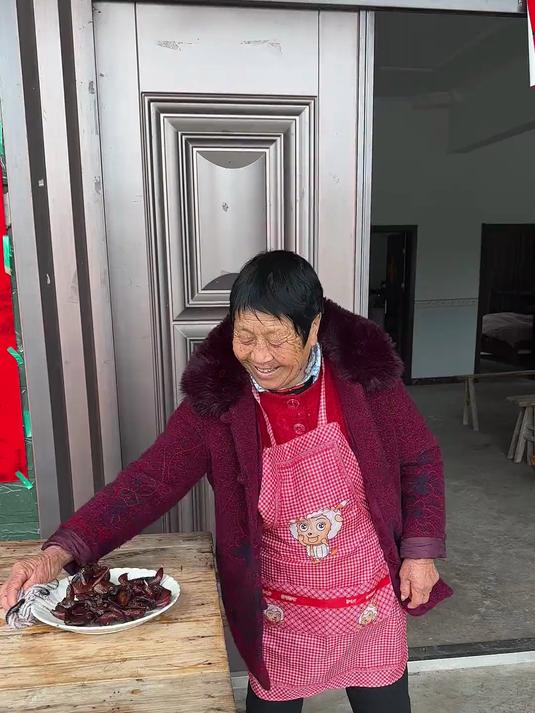 #热点共创剧乐部#腊肉,香肠你经常吃,腊鹌鹑你就没有吃过