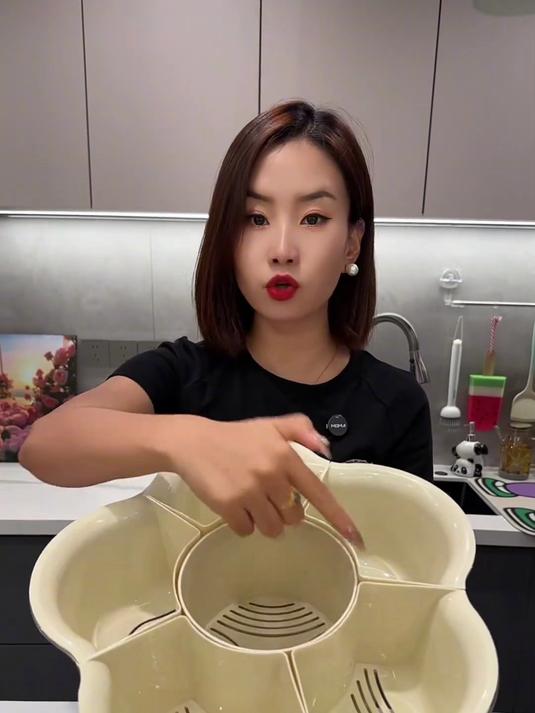 冬天在家喜欢吃火锅的 一定要备一个这样的多格旋转备菜盘