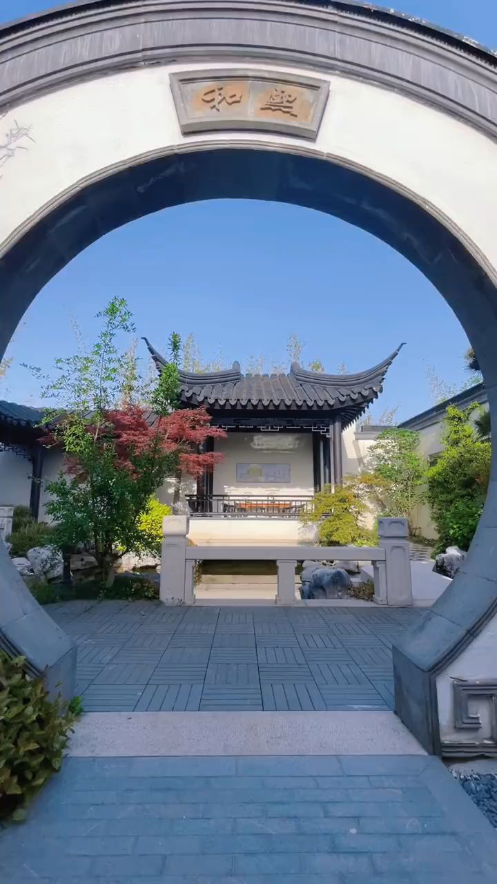 四百万,你会选择离广州一个小时车程的四合院独栋别墅吗?花园面积很大的