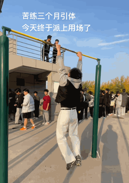 周一內(nèi)涵囧圖云飛系列 這就是傳說(shuō)中的鏡頭感吧！