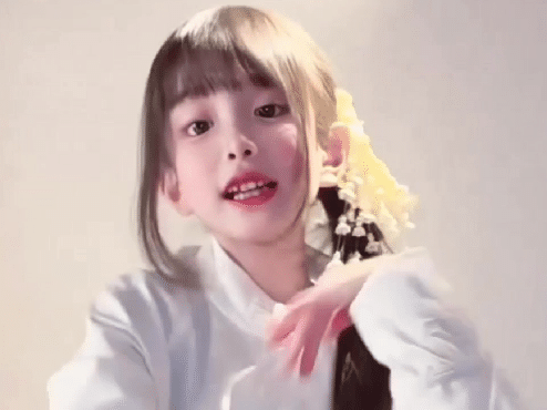 ��һ�ں���ͼ�Ʒ�ϵ�� ����Ǵ�˵�еľ�ͷ�аɣ�