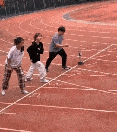 ��һ�ں���ͼ�Ʒ�ϵ�� Ů��������ʲôϷ��ô�ң�