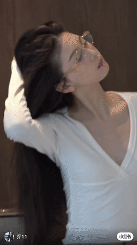 3DM����һ�̵�1644�� ��˿��Ů�ڴ������н���