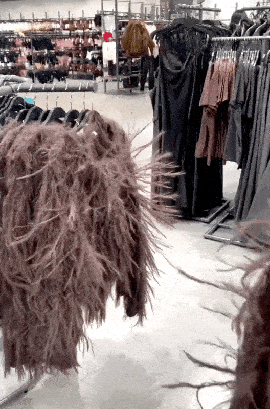 周五福利囧图云飞系列 女子深夜寂寞来店里想亲我