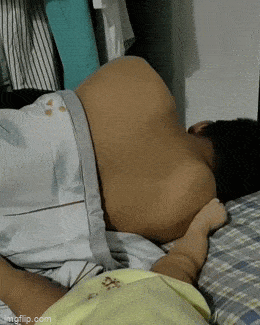 周一内涵囧图云飞系列 美女的鼻子顶我一年的工资
