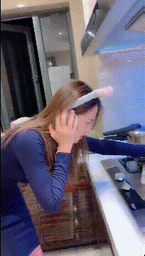 周五福利囧图云飞系列 有风怕啥?不还有打底裤的