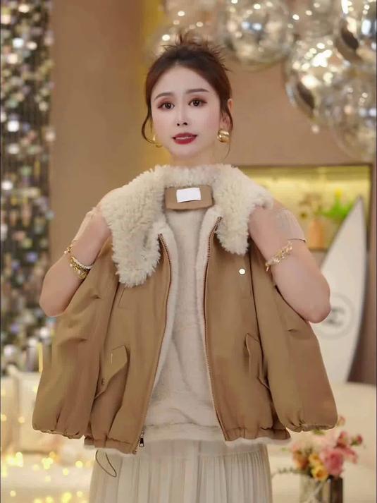 超显白的冬日卡其色派克服