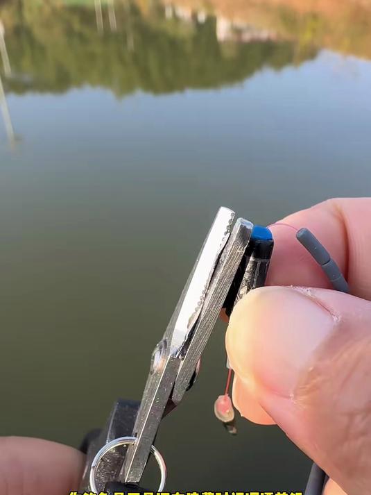 免调漂双钩线组套装，到手无需调漂，挂上鱼竿上推浮漂漏出两目即可钓鱼