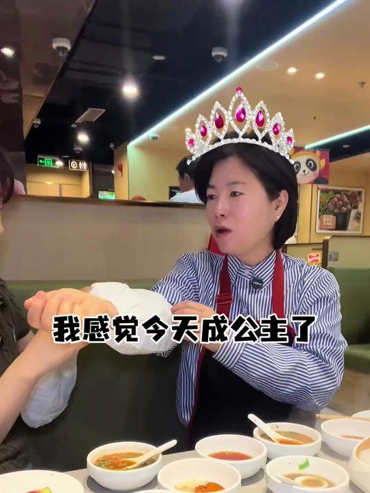 带韩国妈妈涮海底捞，她一路惊呼连连看呆